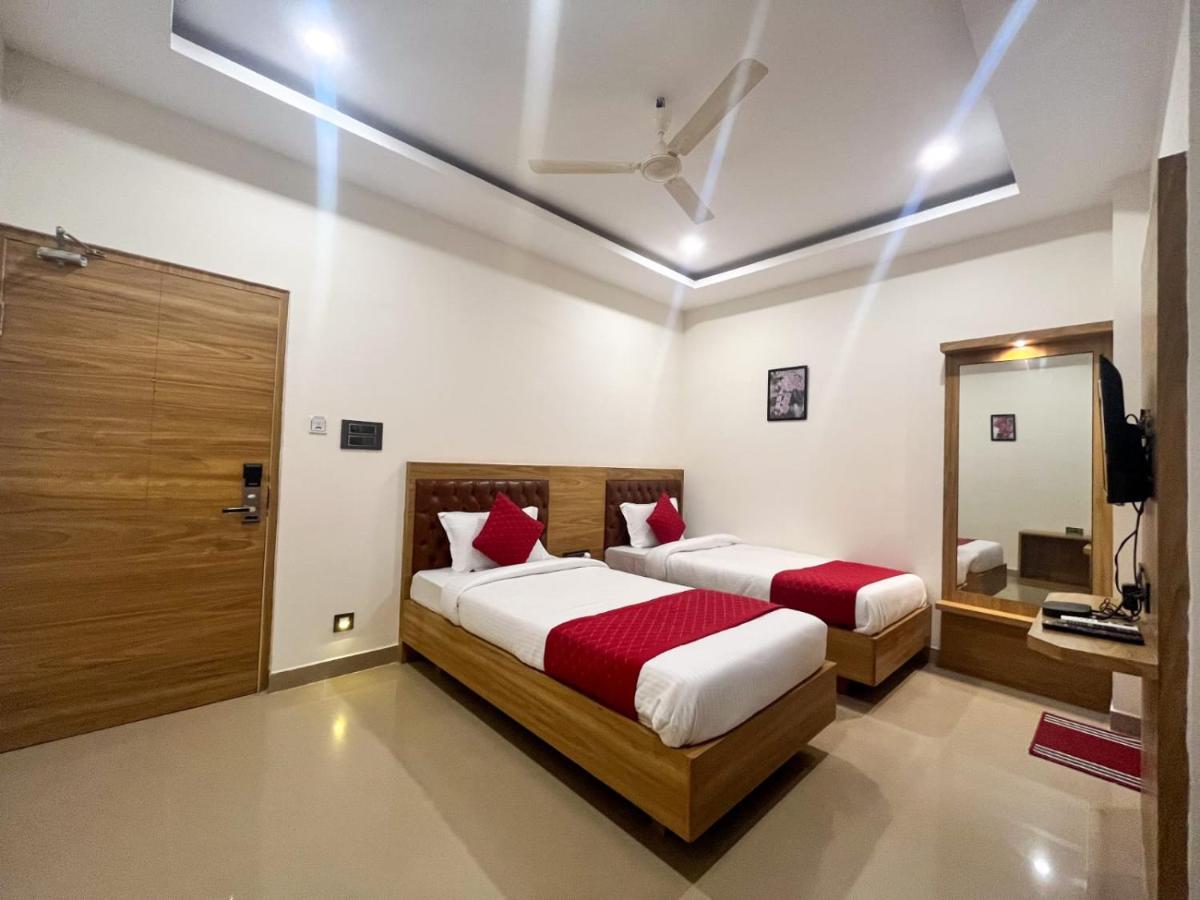Air Valley Inn Гувахати Экстерьер фото