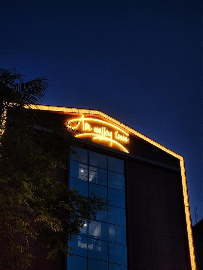 Air Valley Inn Гувахати Экстерьер фото